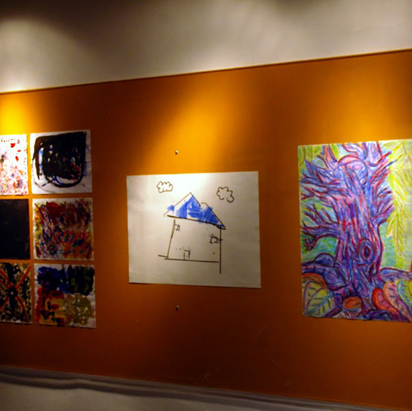 Erickson Araya y Kelly Montero. 2018. Lápiz de cera sobre papel fabriano 220 gramos