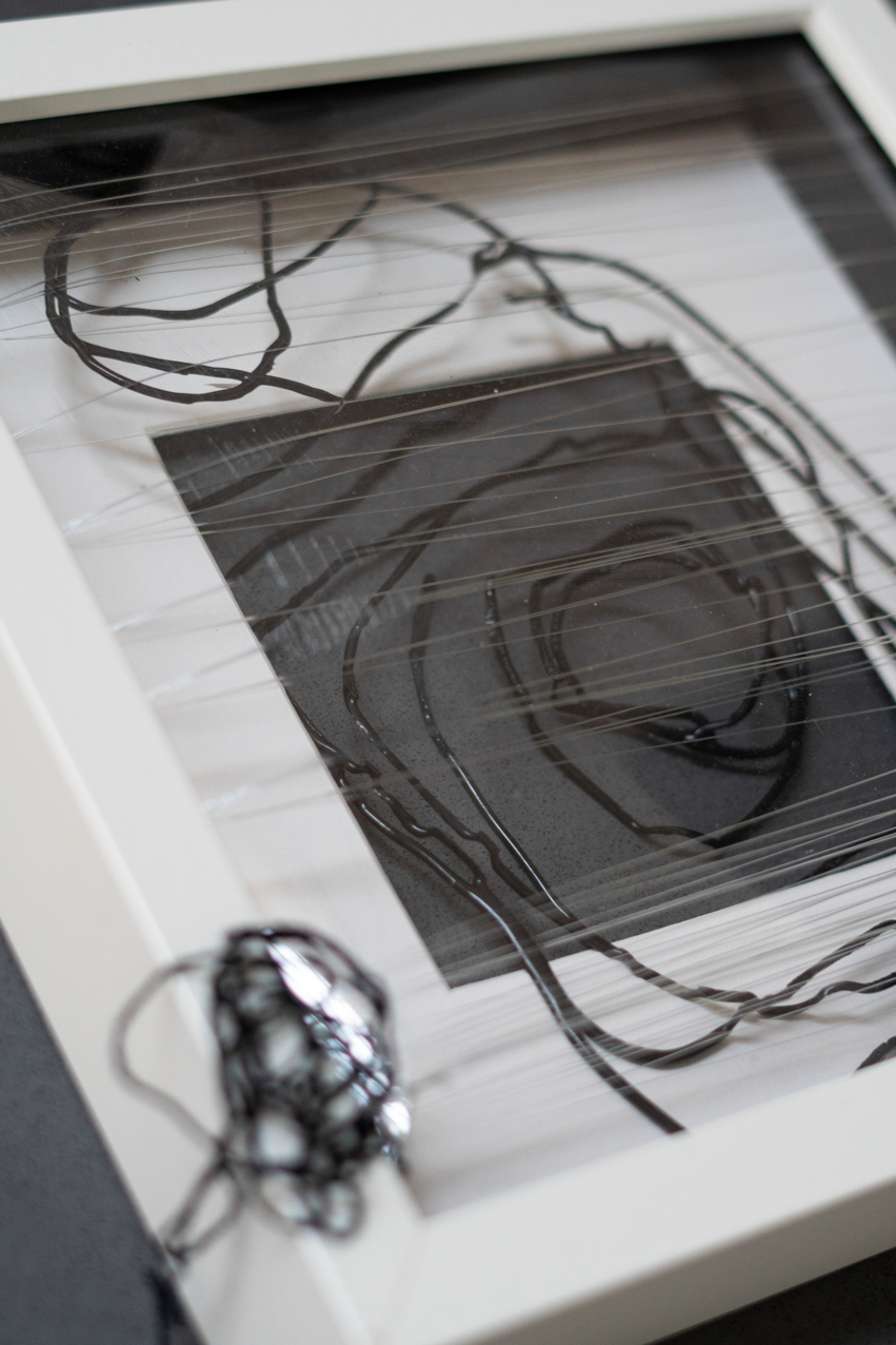 Confinamiento. 2020. Instalación objetos. 2 de 25x25x4cm y 1 de 25x25x25cm (3)