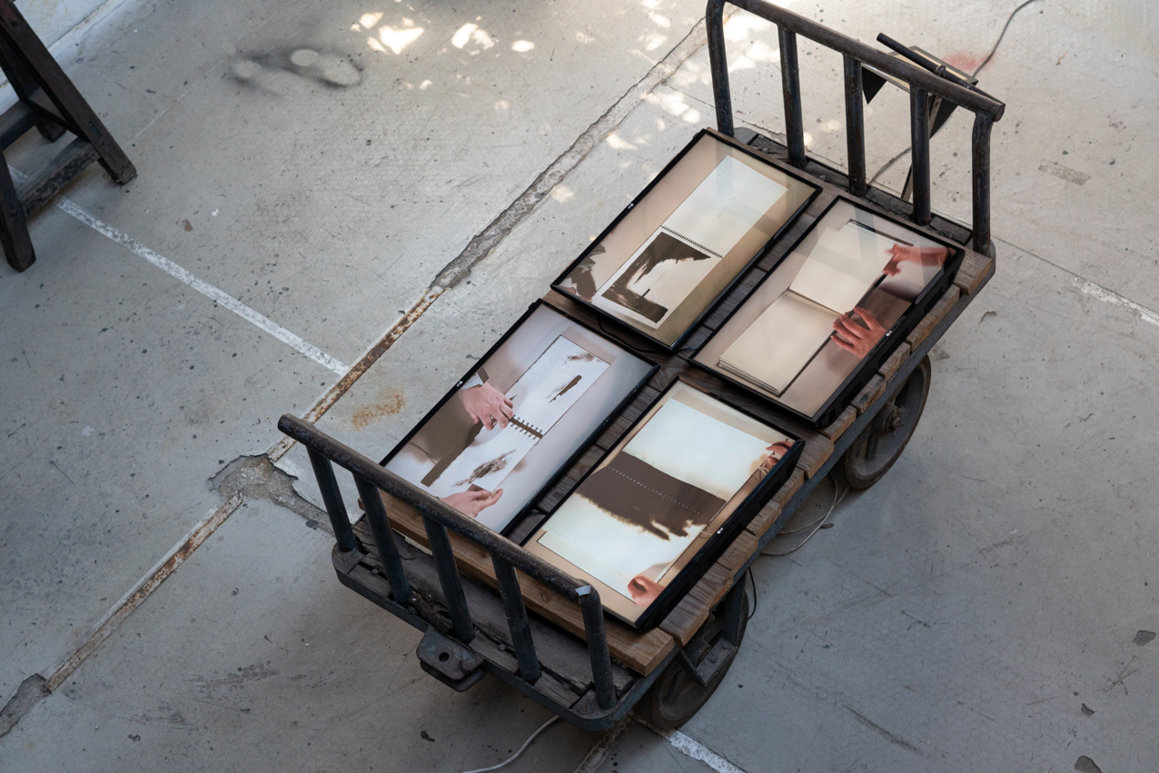 Kintsugi. 2020. Cuadernos y tinta china en video (1)