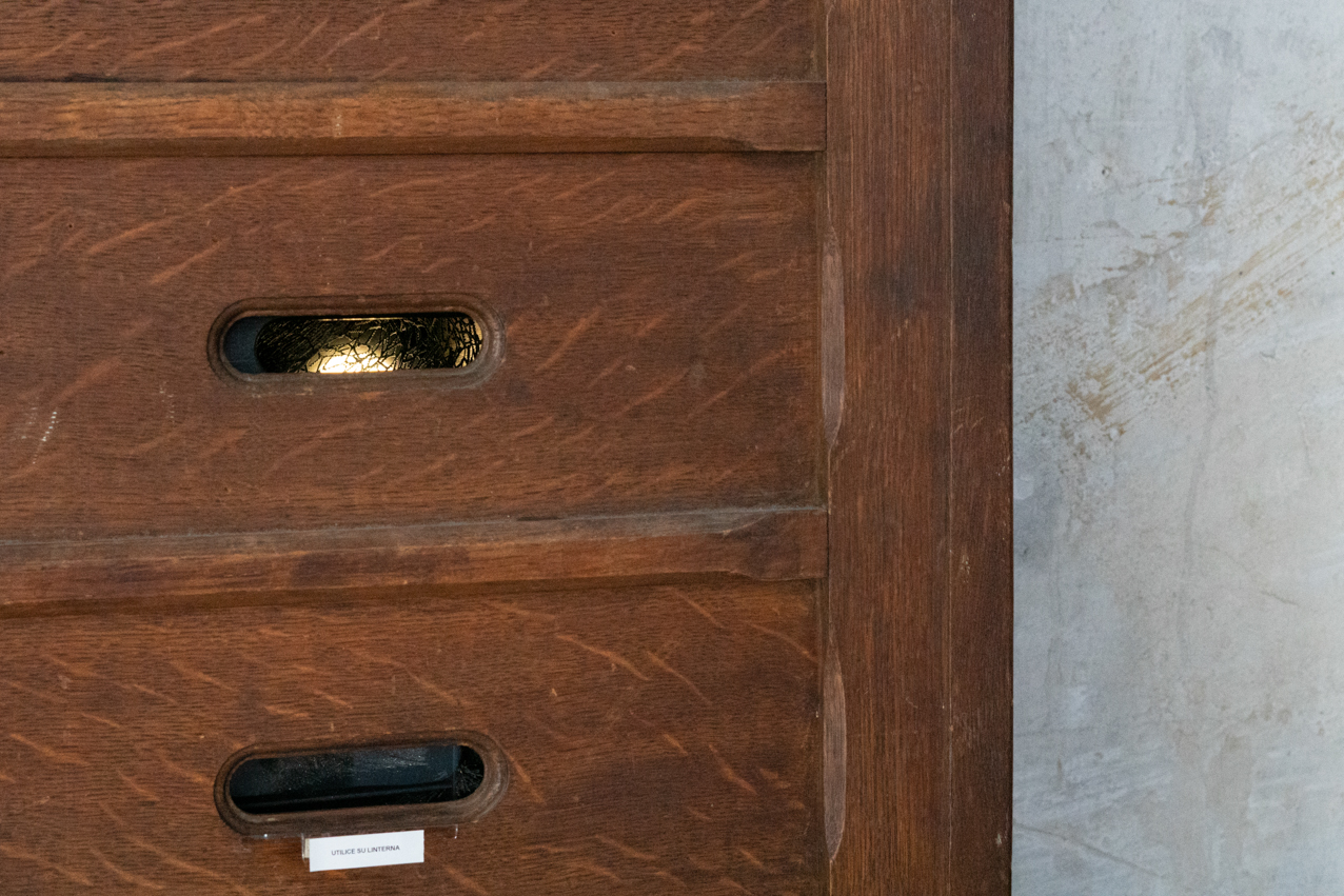 Paisajes encerrados. 2020. Instalación olfativa-visual y video. 13 elementos. 200x100cm (4)