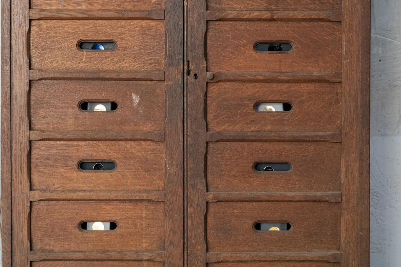 Paisajes encerrados. 2020. Instalación olfativa-visual y video. 13 elementos. 200x100cm (5)