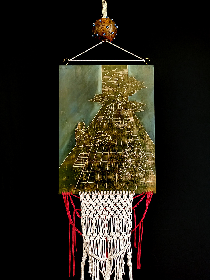 Gustavo Rivera, Evolución del respeto Para principiantes. 2020. Mixta tallado sobre madera, cerámica y tejido. 180 x 65 x 10 cm (detalles) (4)