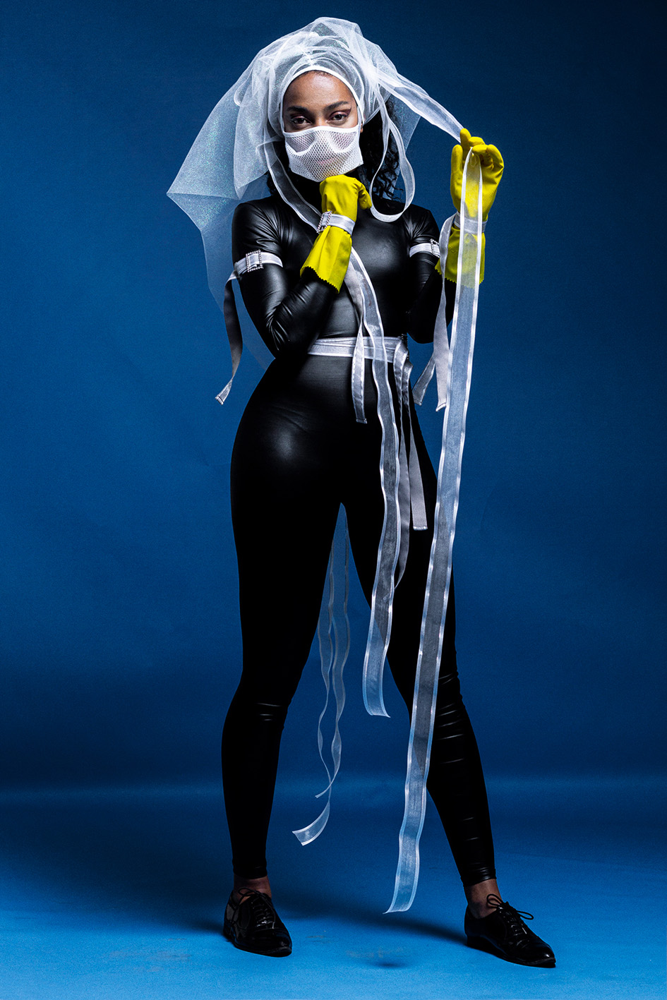 Amarrada en este desastre 01. 2020. Fabián Moreaux. Fotografía digital