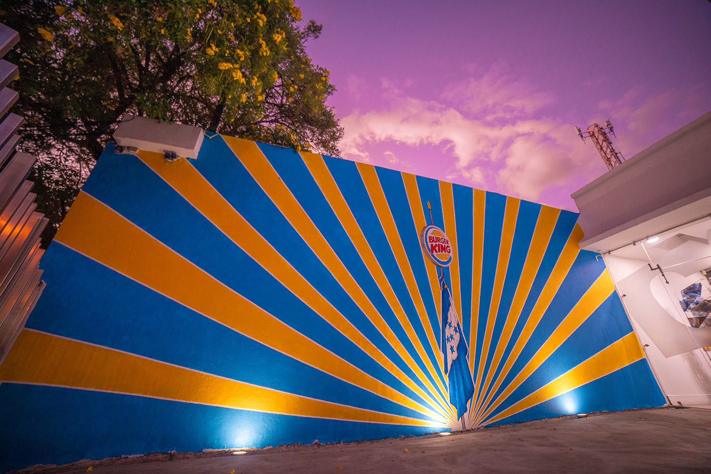 César Chinchilla. 2021. Honduras Inc. Intervención mural (1)