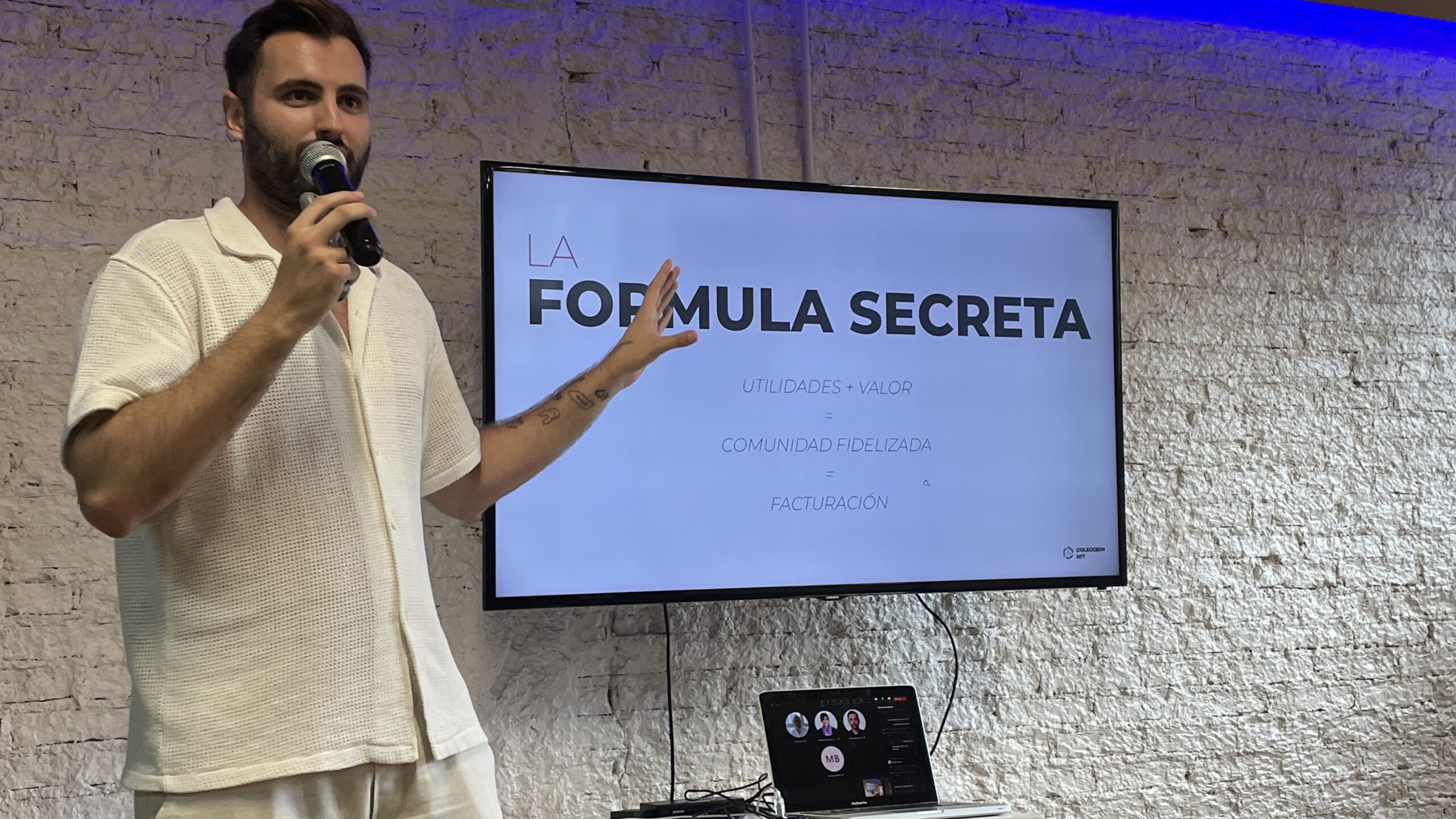 Presentación en la Universidad Véritas